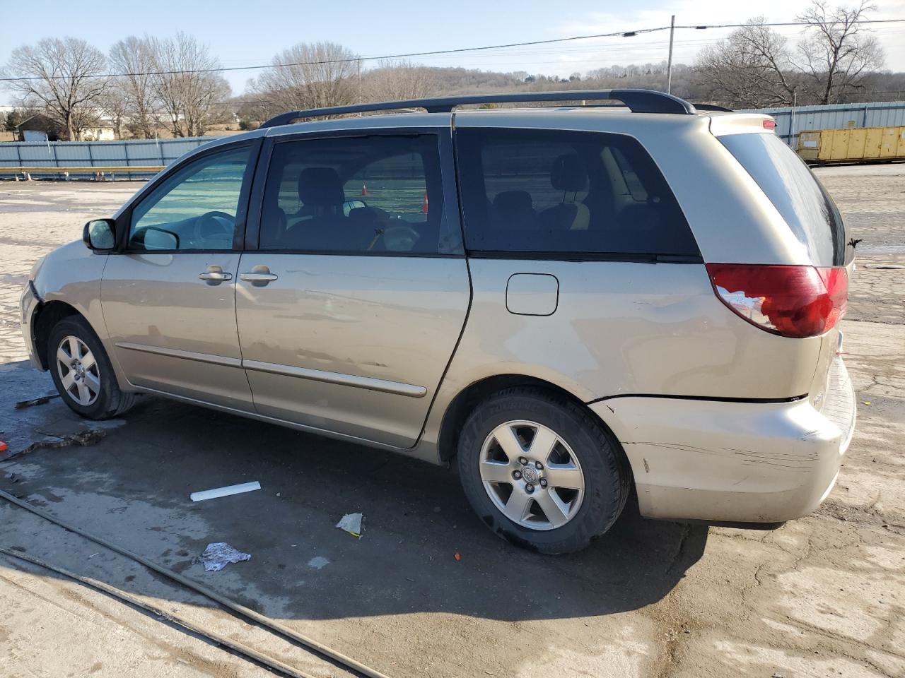 2006 Toyota Sienna - Image 2