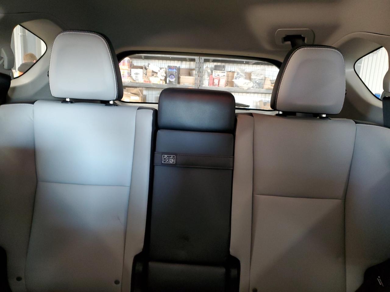 2016 Toyota RAV 4 - Image 10