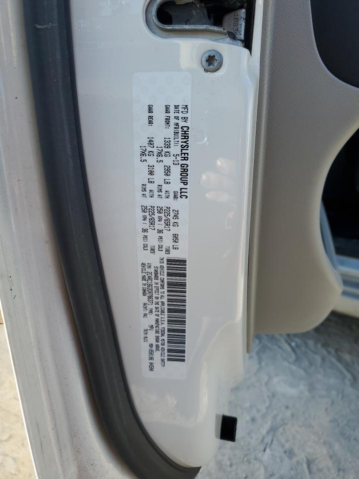 2013 Chrysler Town & Country - Image 13