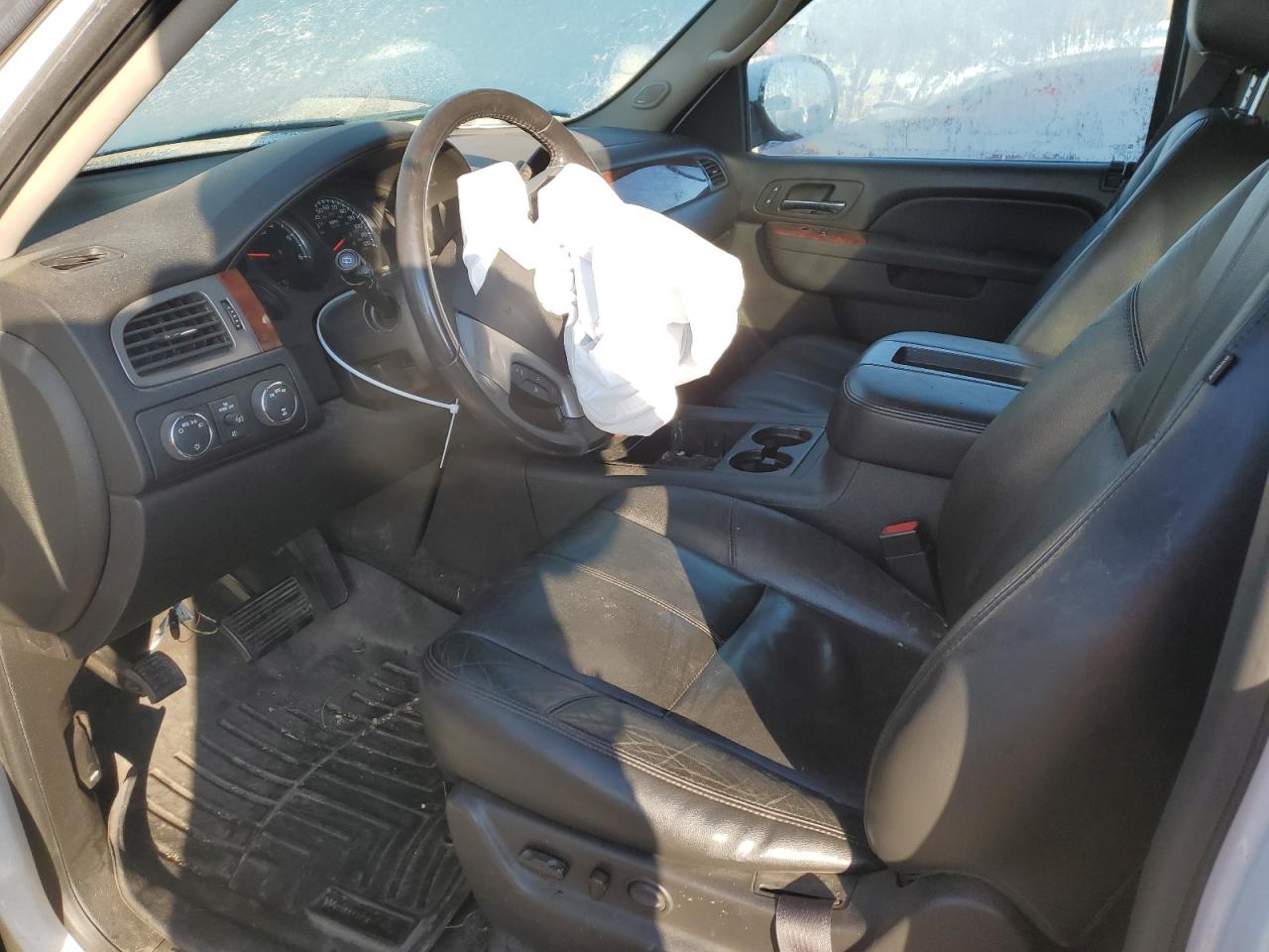 2014 Chevrolet Suburban - Image 7