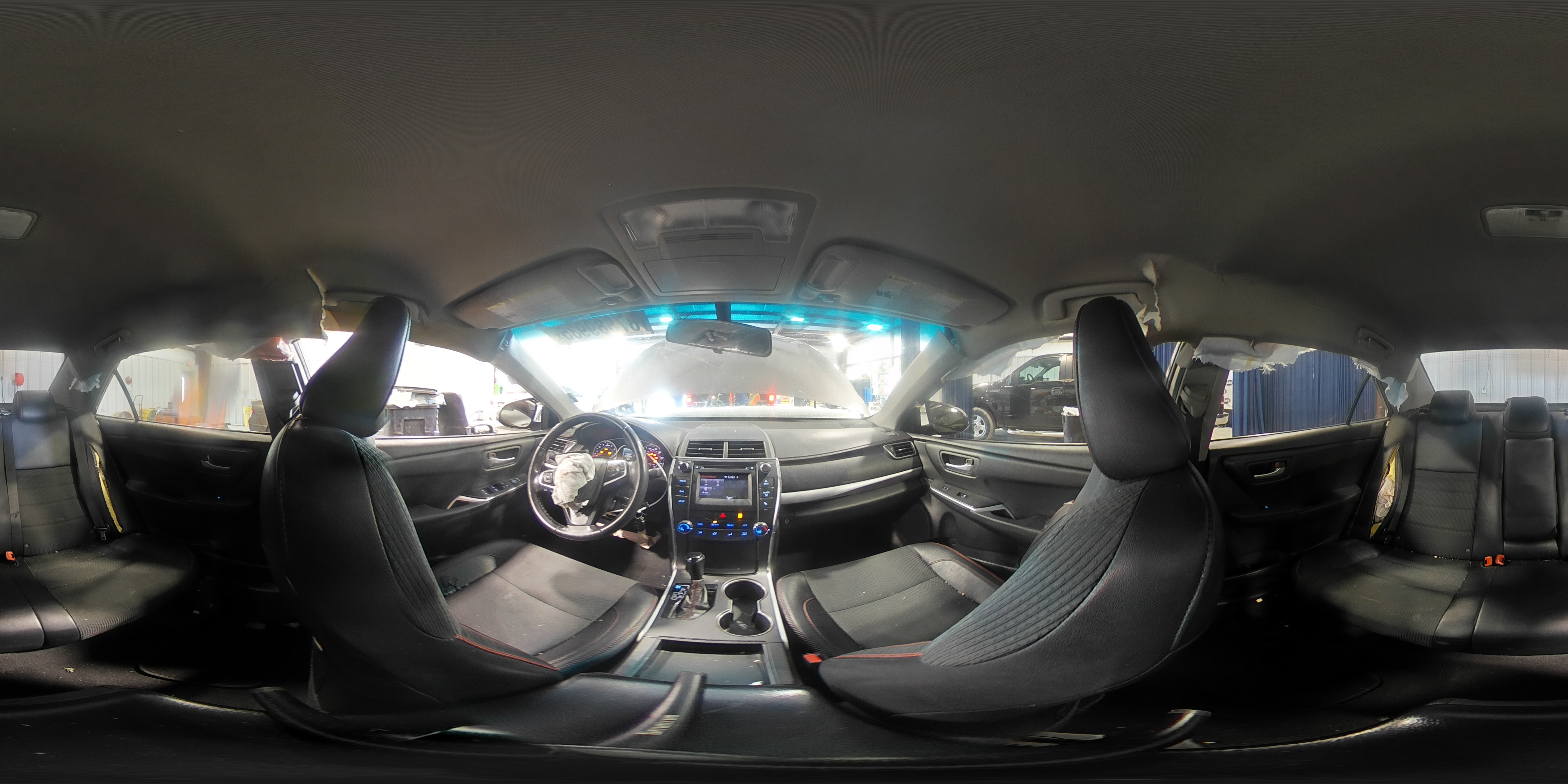 2016 Toyota Camry - Image 12