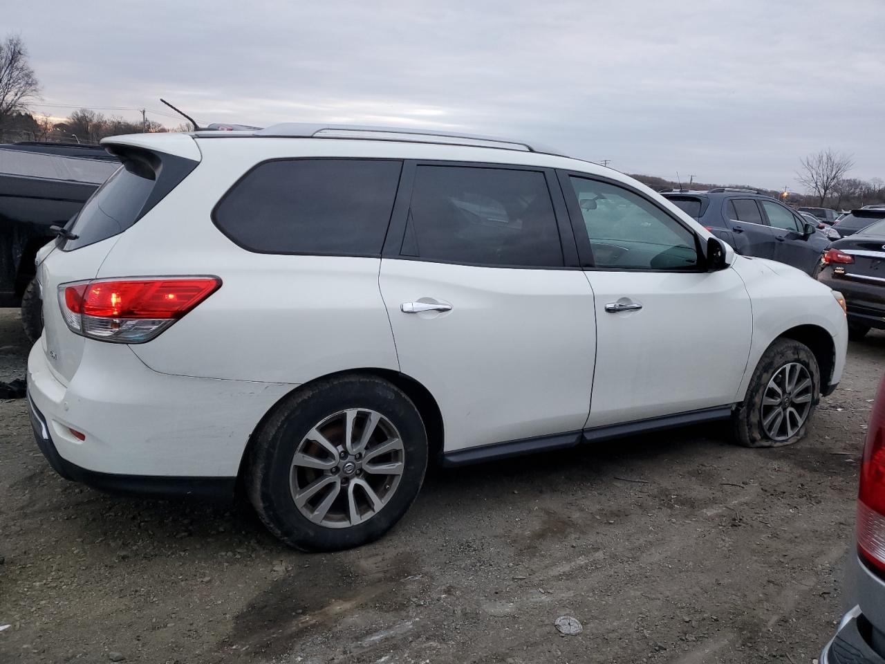 2013 Nissan Pathfinder - Image 3