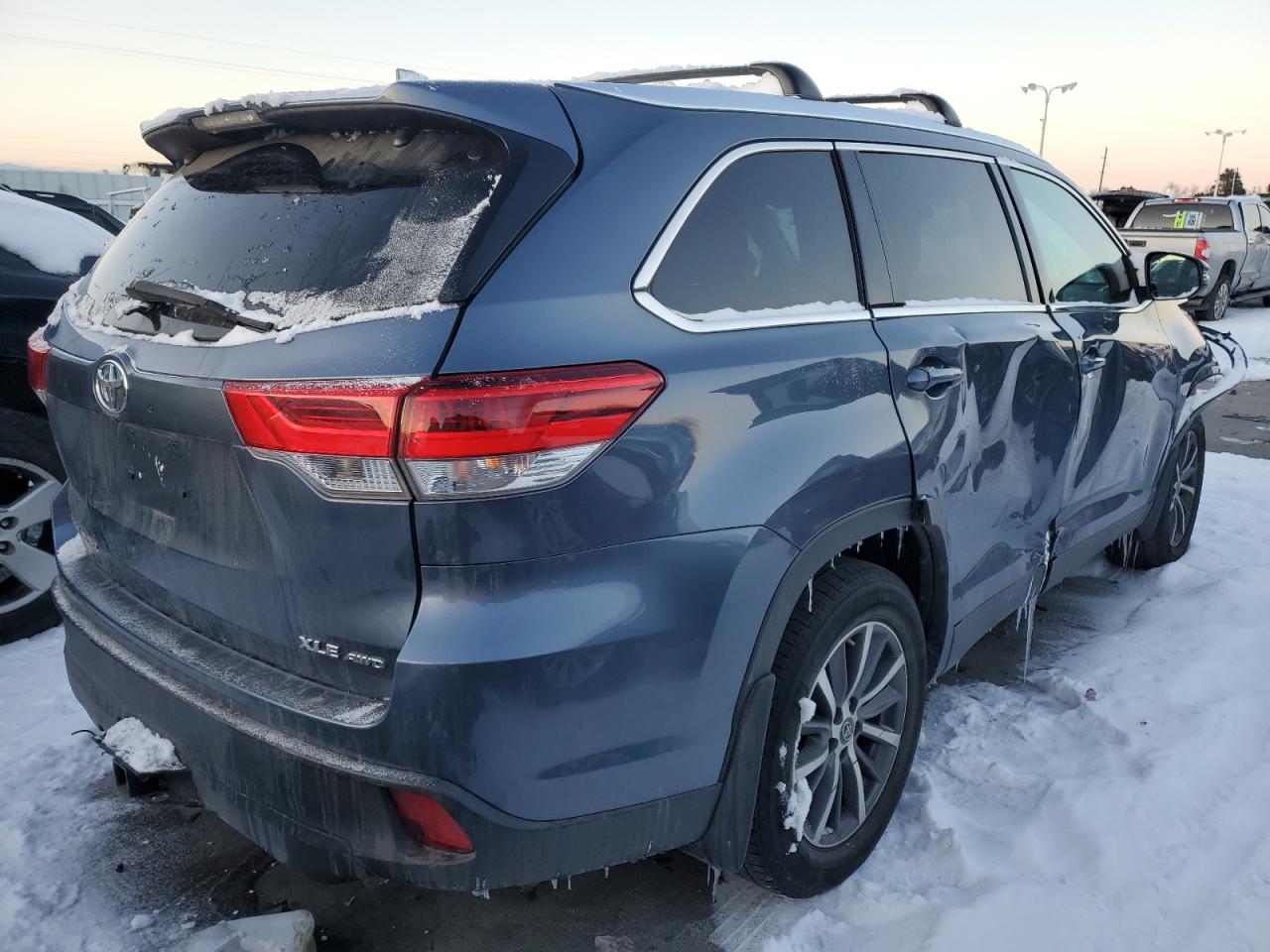 2019 Toyota Highlander - Image 3