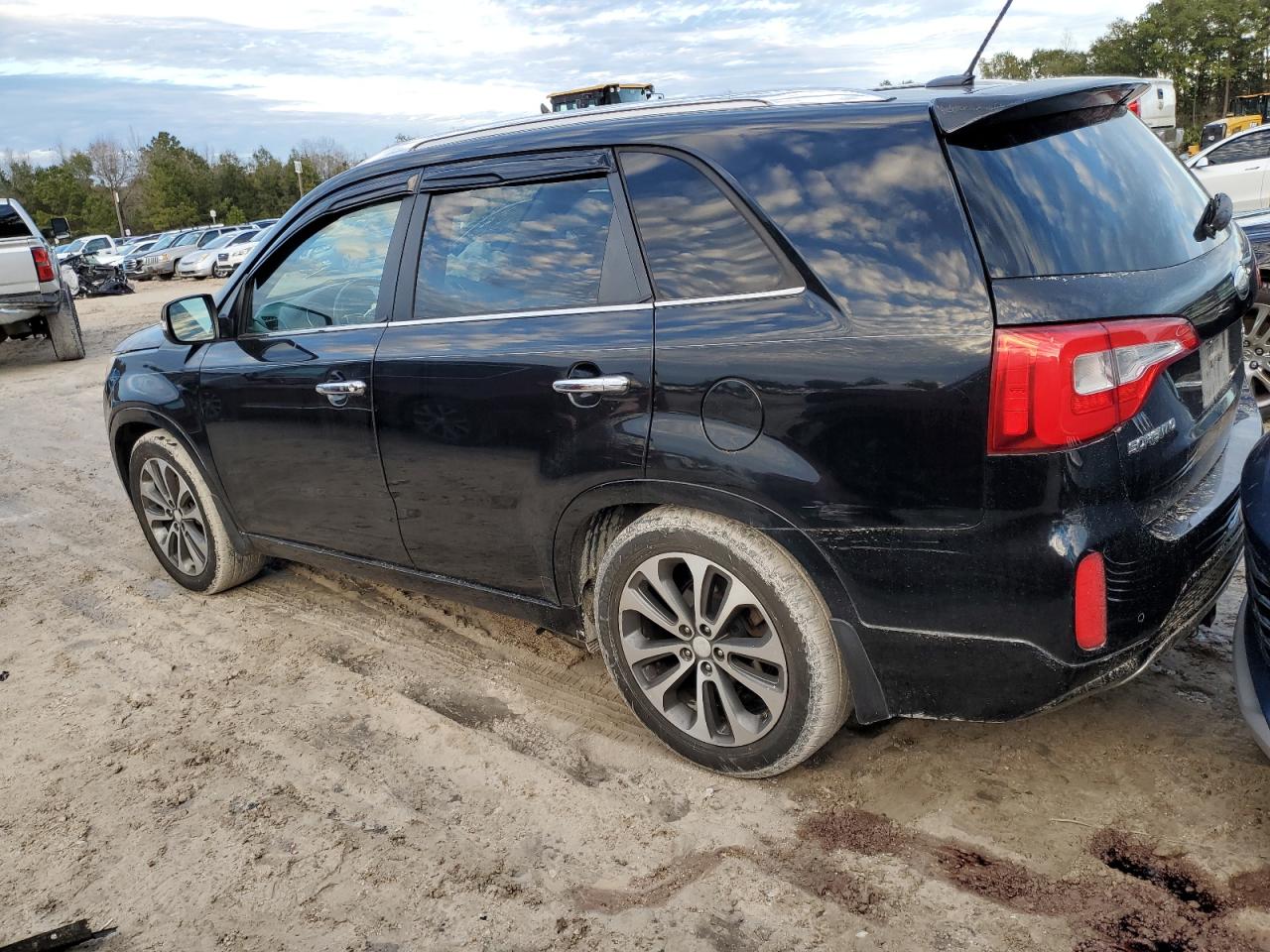 2014 Kia Sorento - Image 2