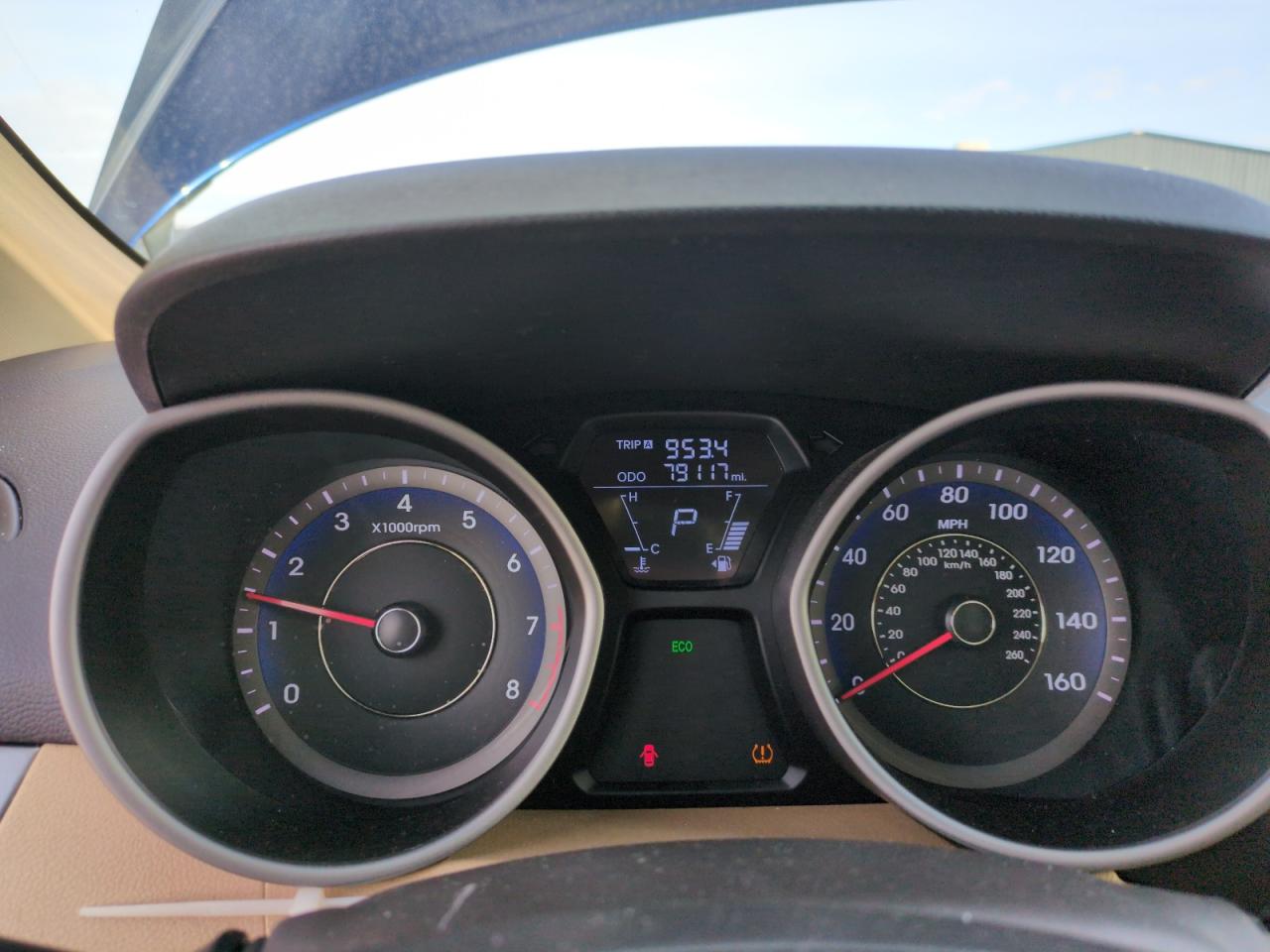 2013 Hyundai Elantra - Image 9