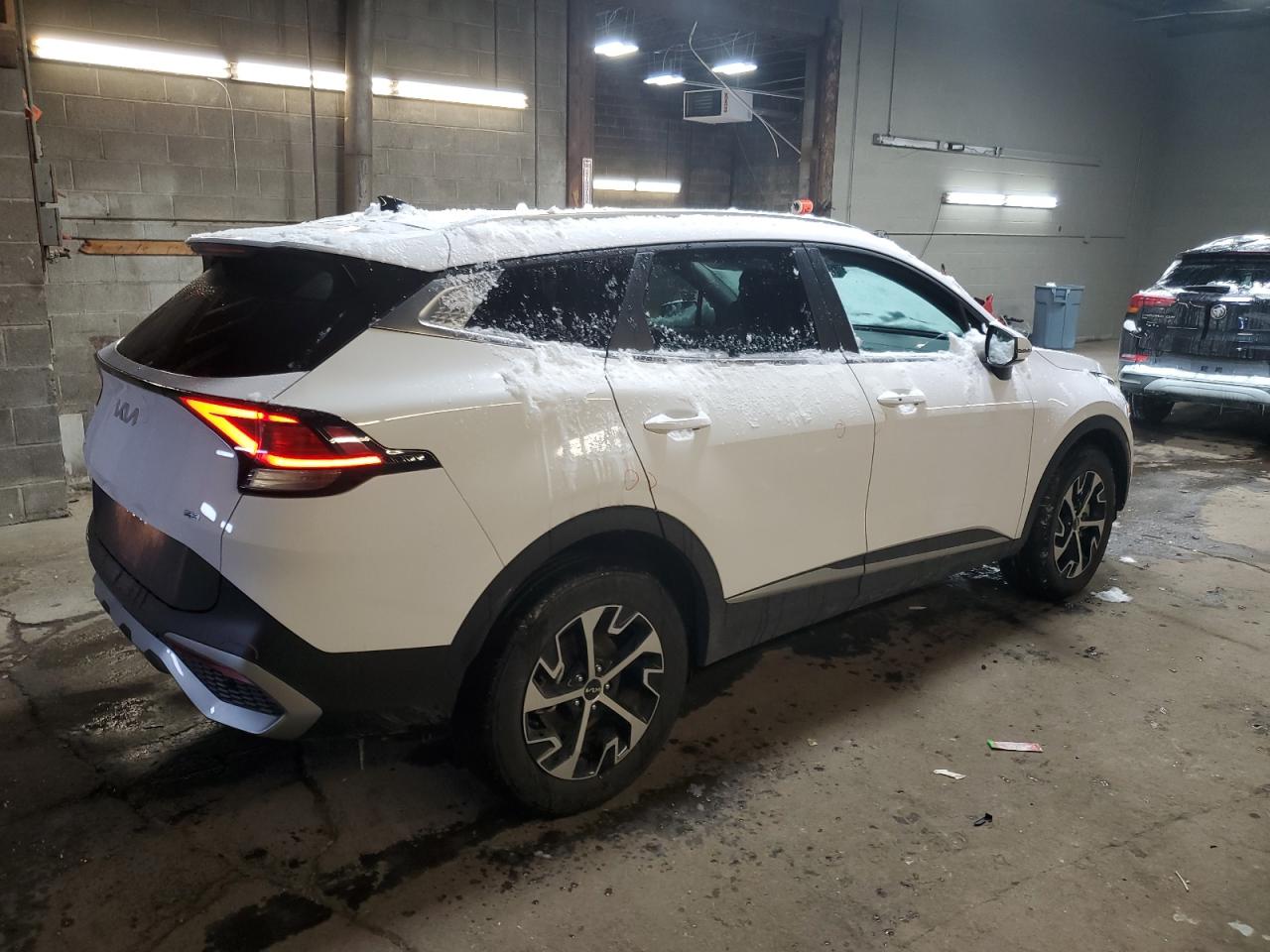 2023 Kia Sportage - Image 3