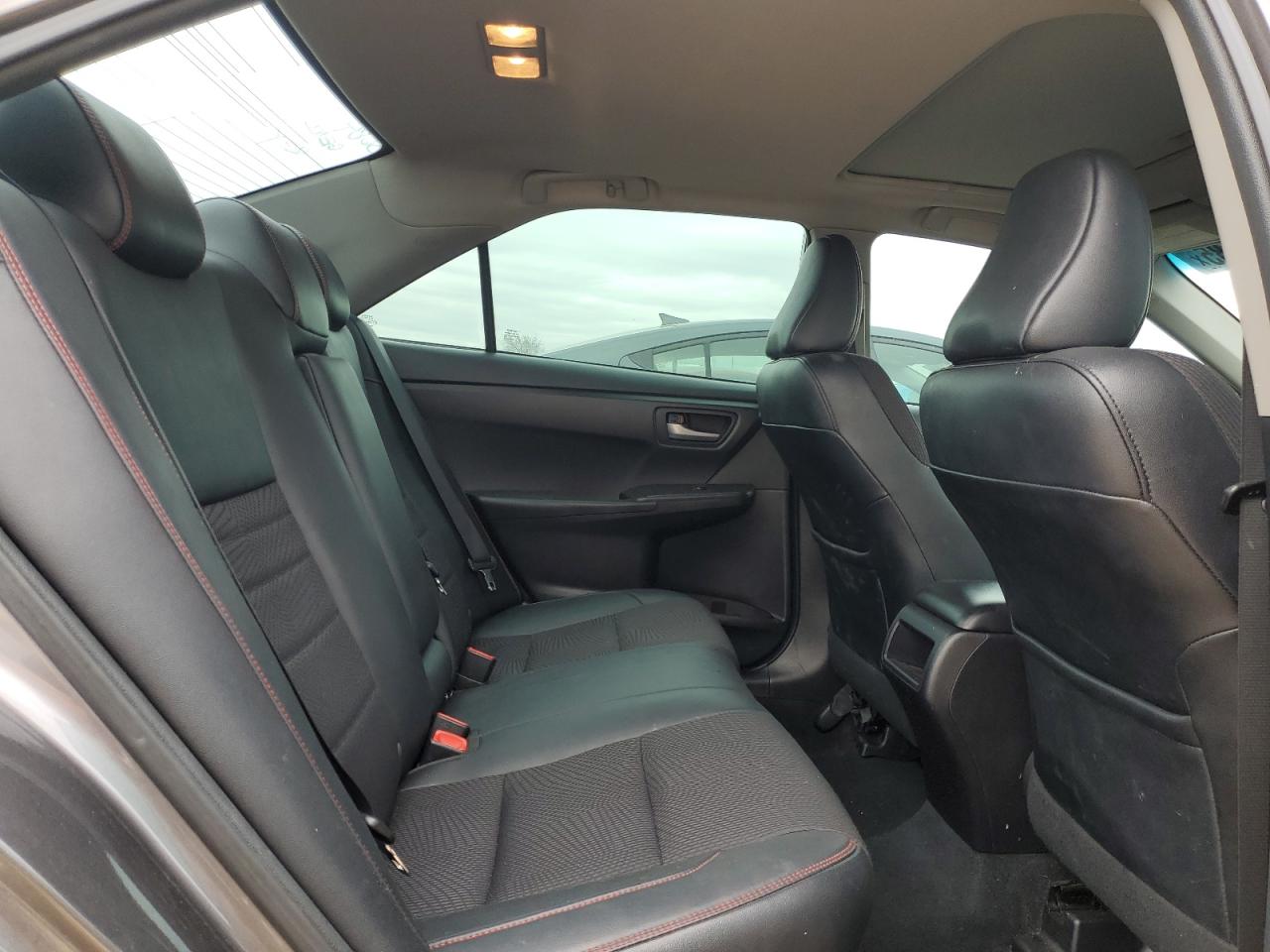 2017 Toyota Camry - Image 10