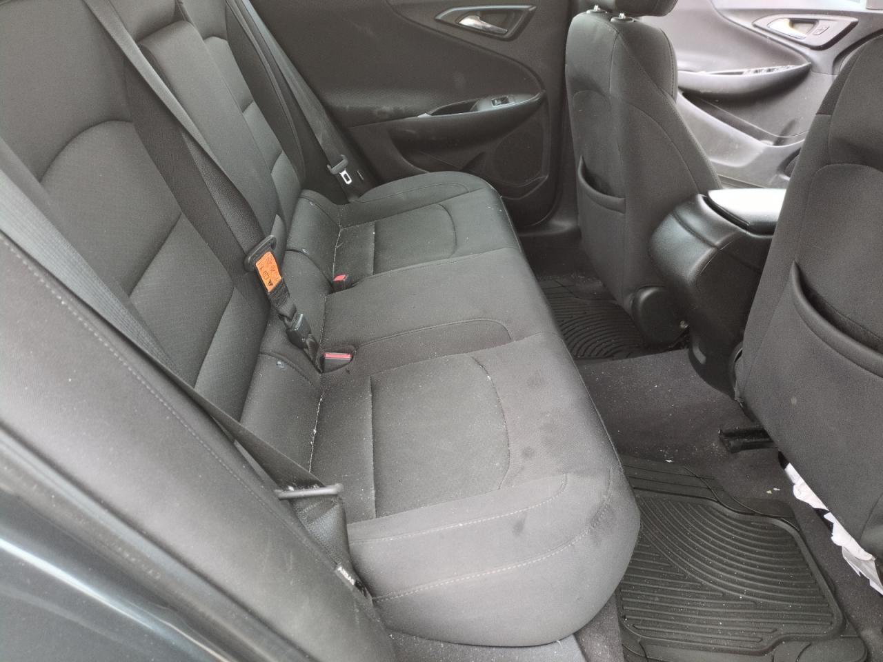 2017 Chevrolet Malibu - Image 11