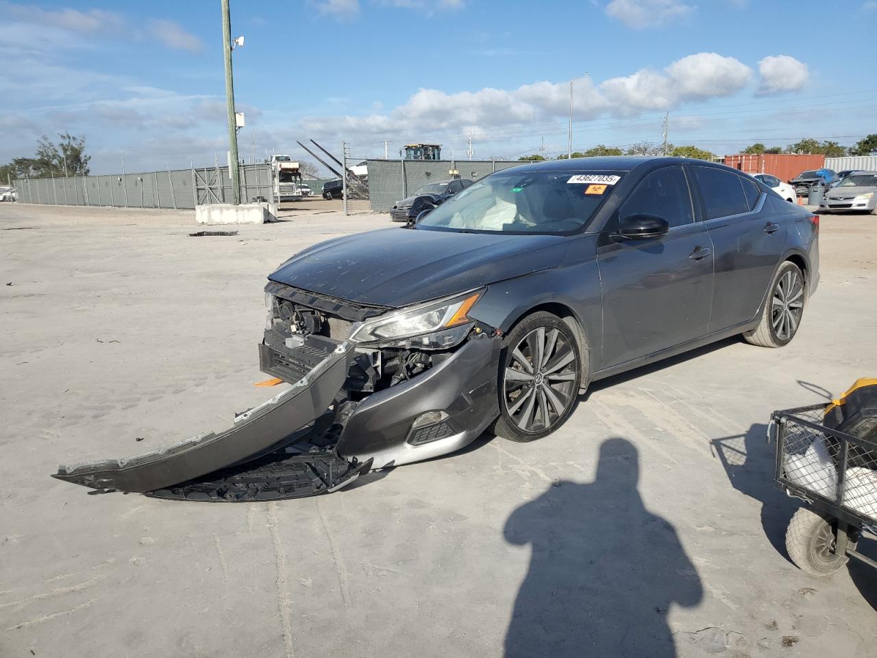 2020 Nissan Altima - Image 1
