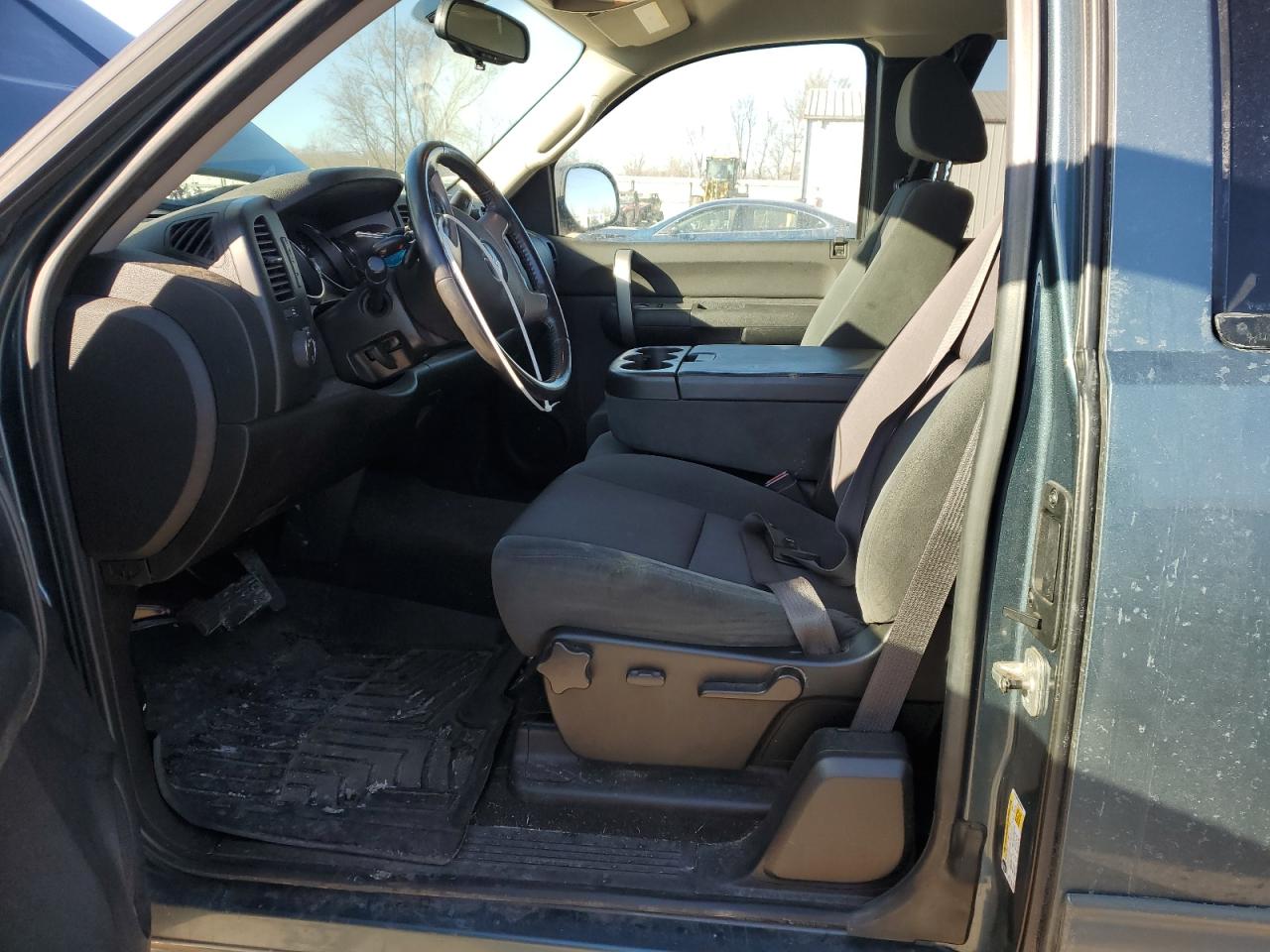 2009 GMC Sierra - Image 7