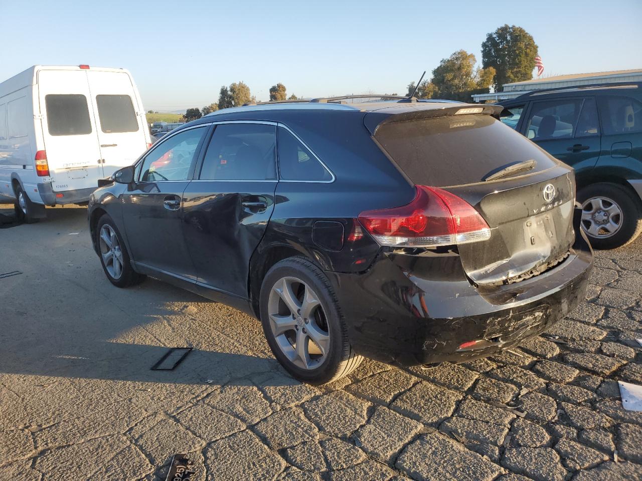 2013 Toyota Venza - Image 2