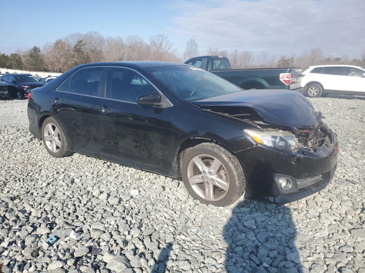 2014 Toyota Camry - Image 4