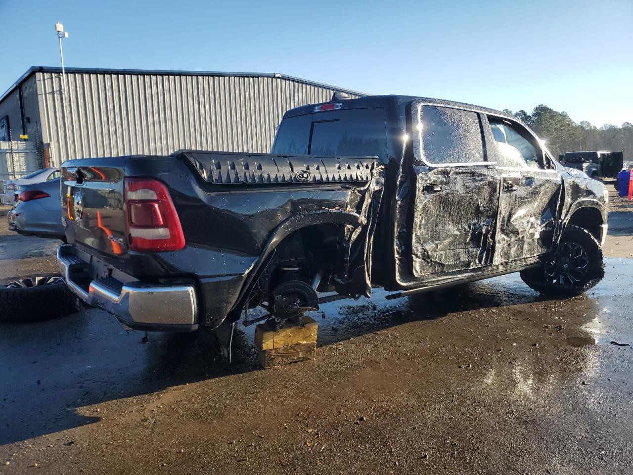 2021 RAM 1500 - Image 3