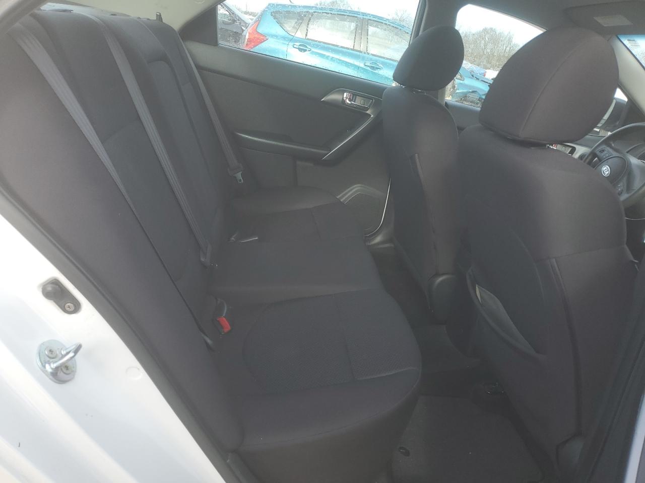 2013 Kia Forte - Image 11