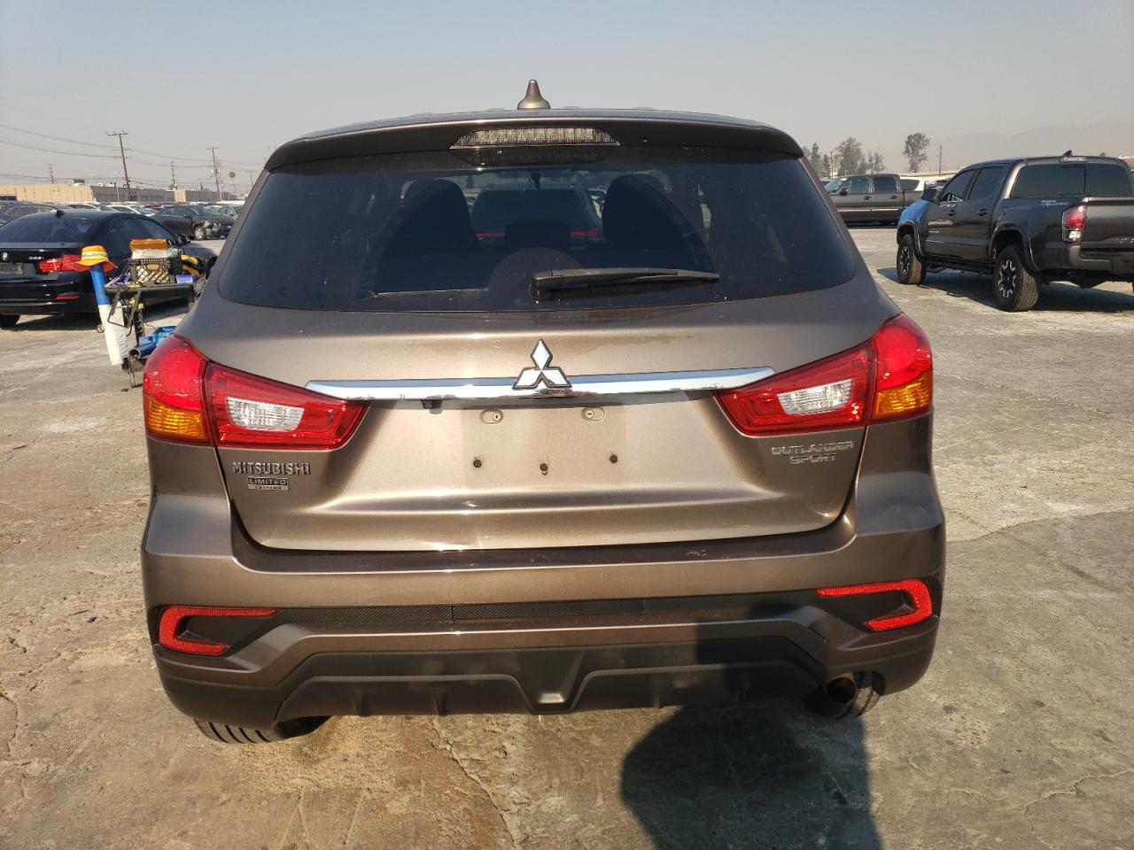 VIN JA4AP3AU8JU011741 2018 MITSUBISHI OUTLANDER no.6