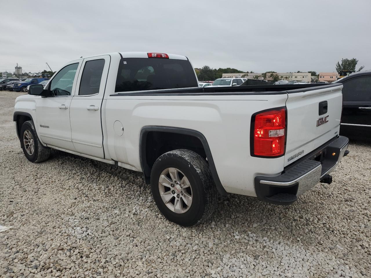 2018 GMC Sierra - Image 2