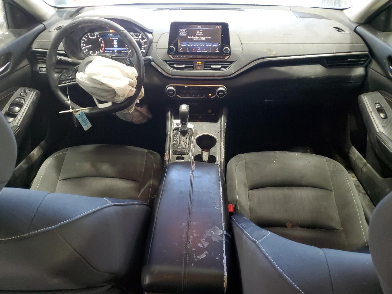 2019 Nissan Altima - Image 8