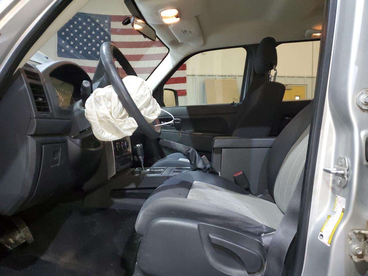 2010 Jeep Liberty (North America) - Image 7