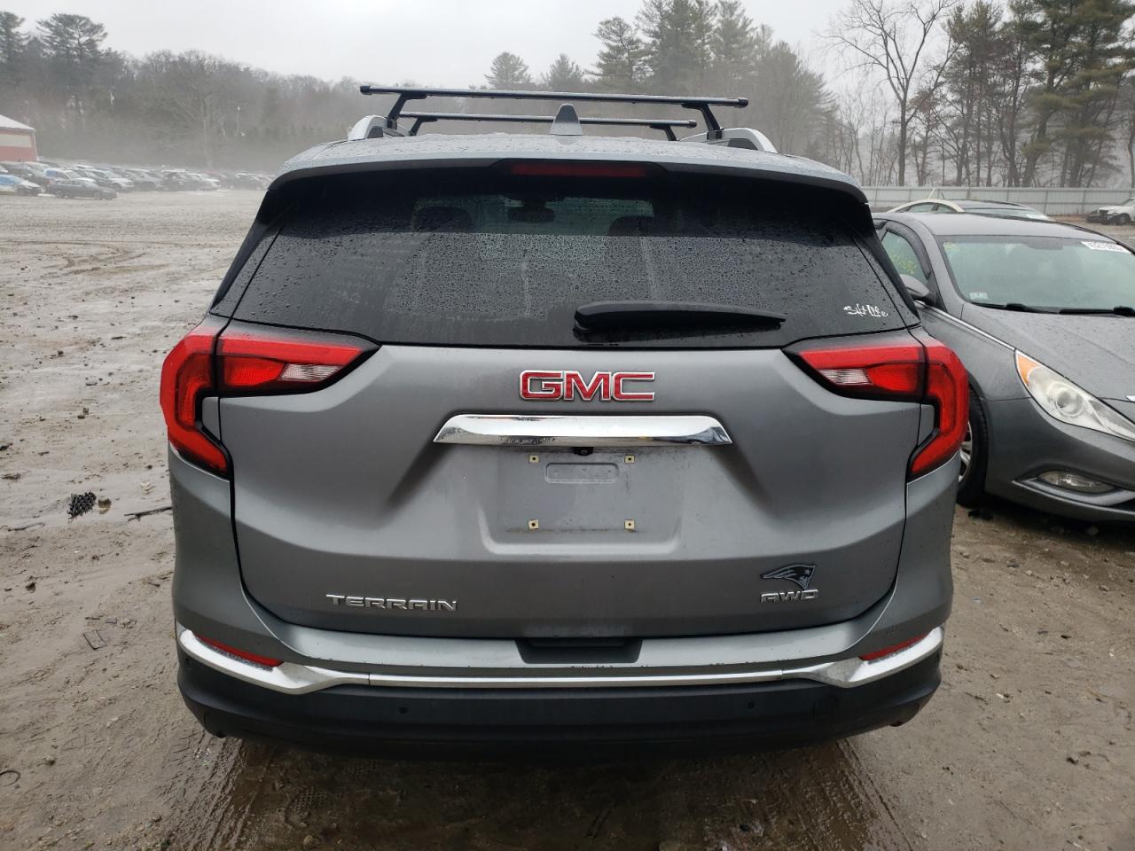 2020 GMC Terrain - Image 6