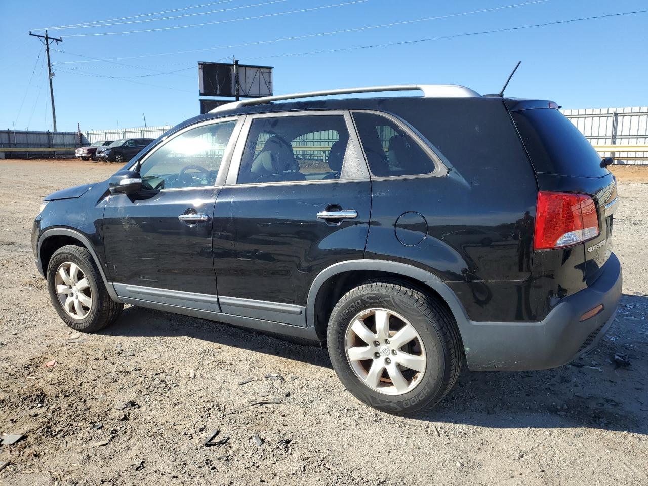 2011 Kia Sorento - Image 2