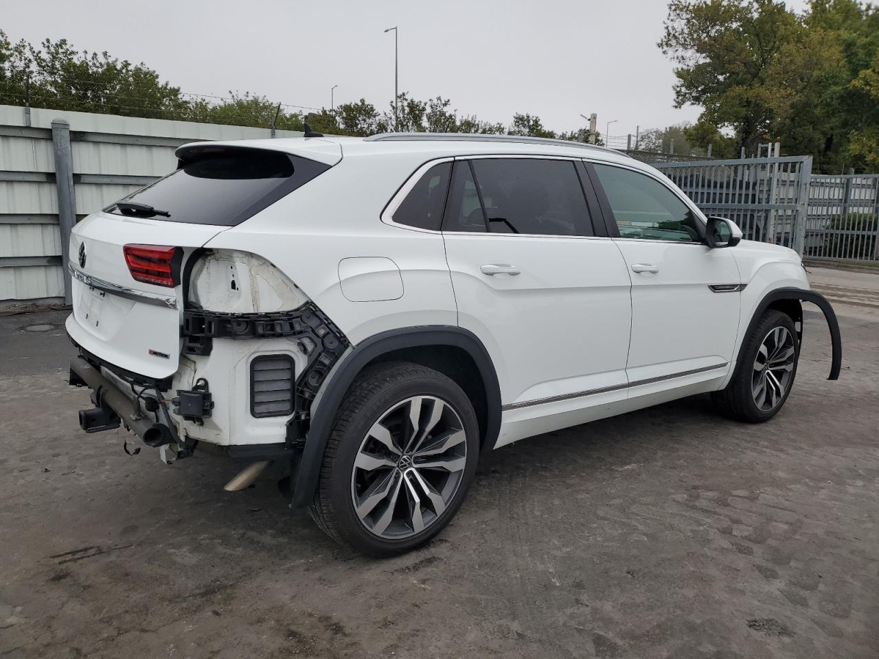 2021 Volkswagen Atlas - Image 3