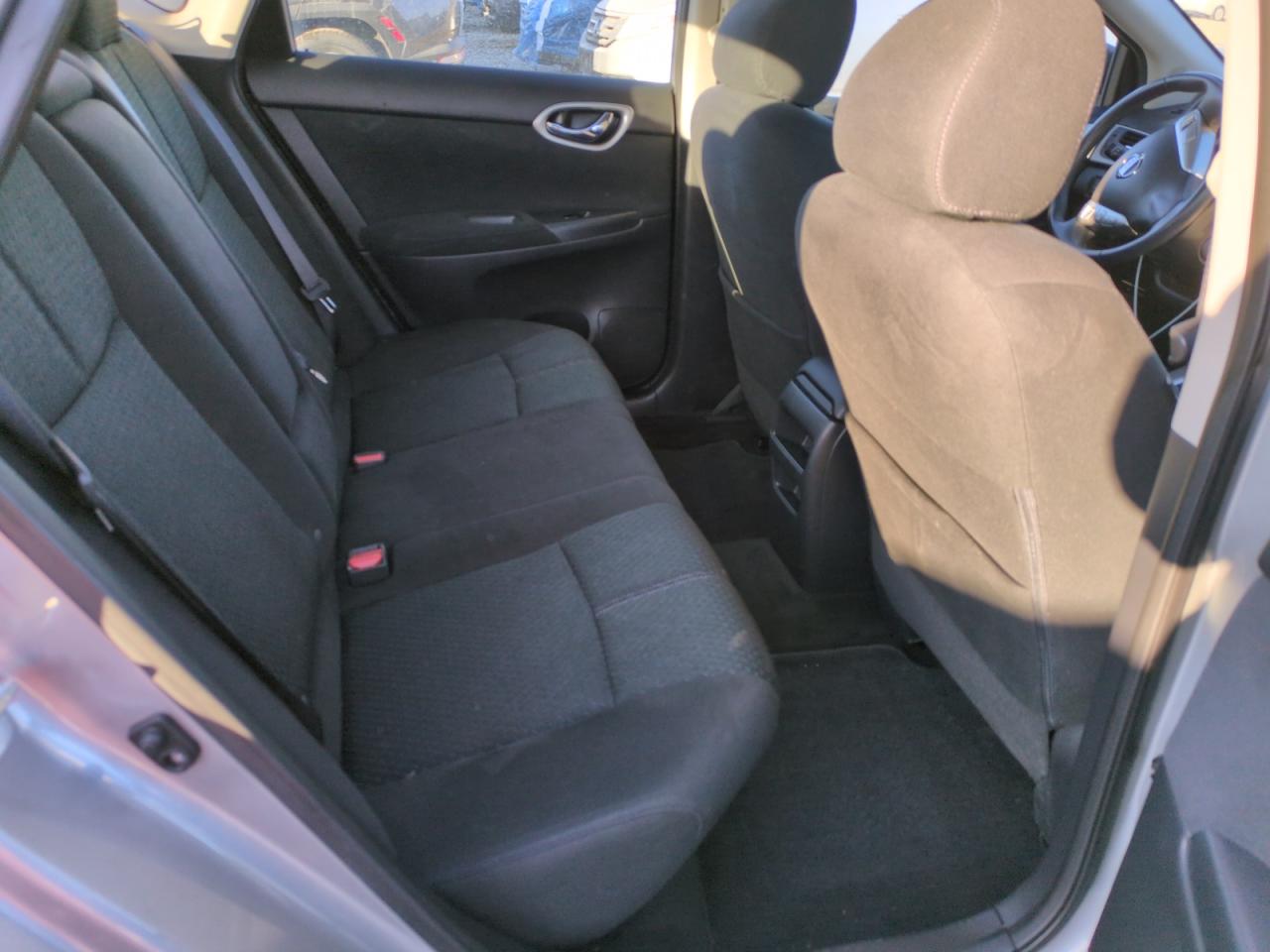 2014 Nissan Sentra - Image 10