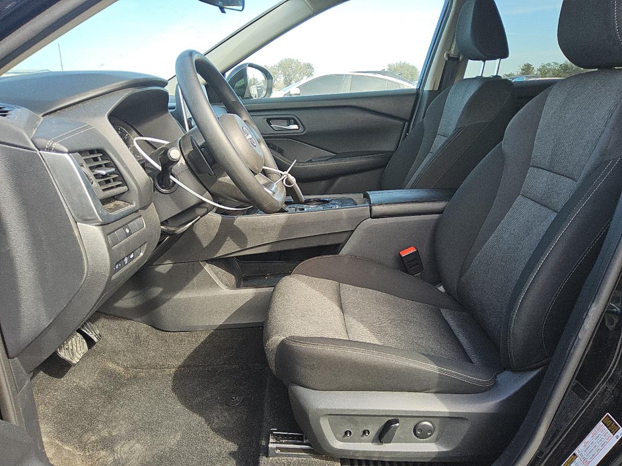 2024 Nissan Rogue - Image 7
