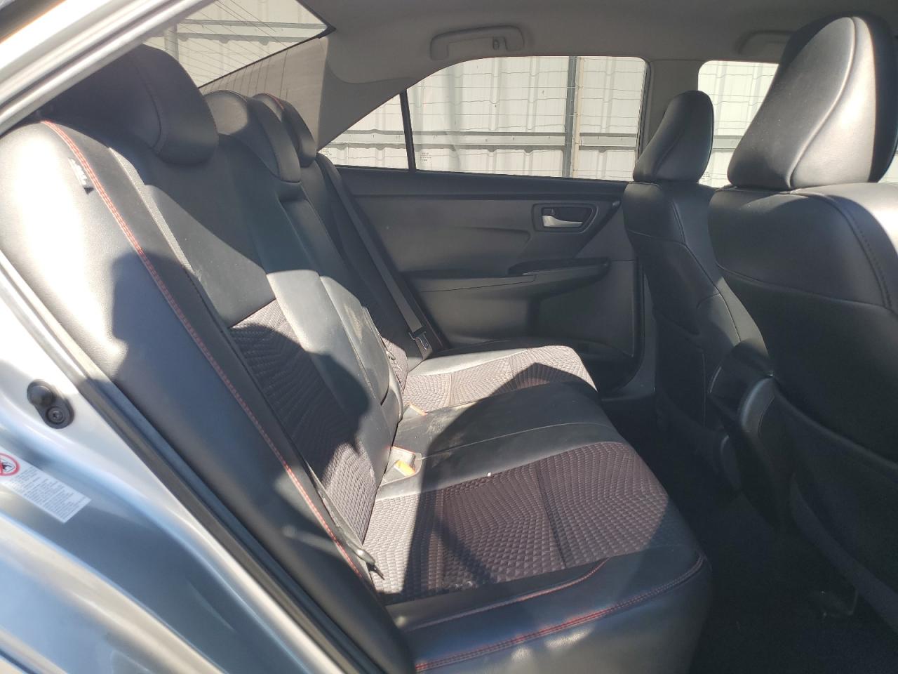 2015 Toyota Camry - Image 10