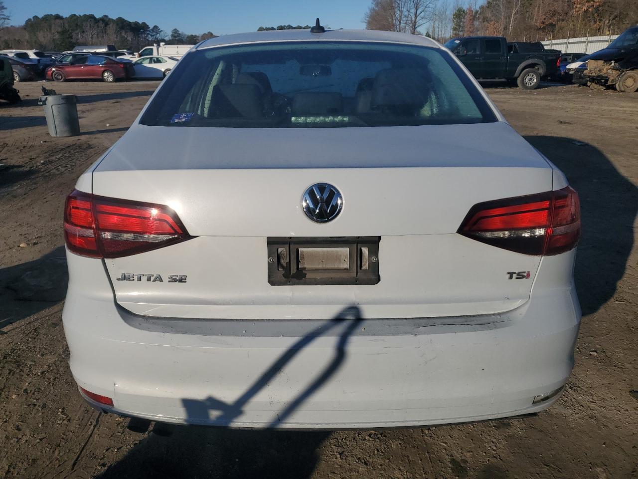 2018 Volkswagen Jetta - Image 6