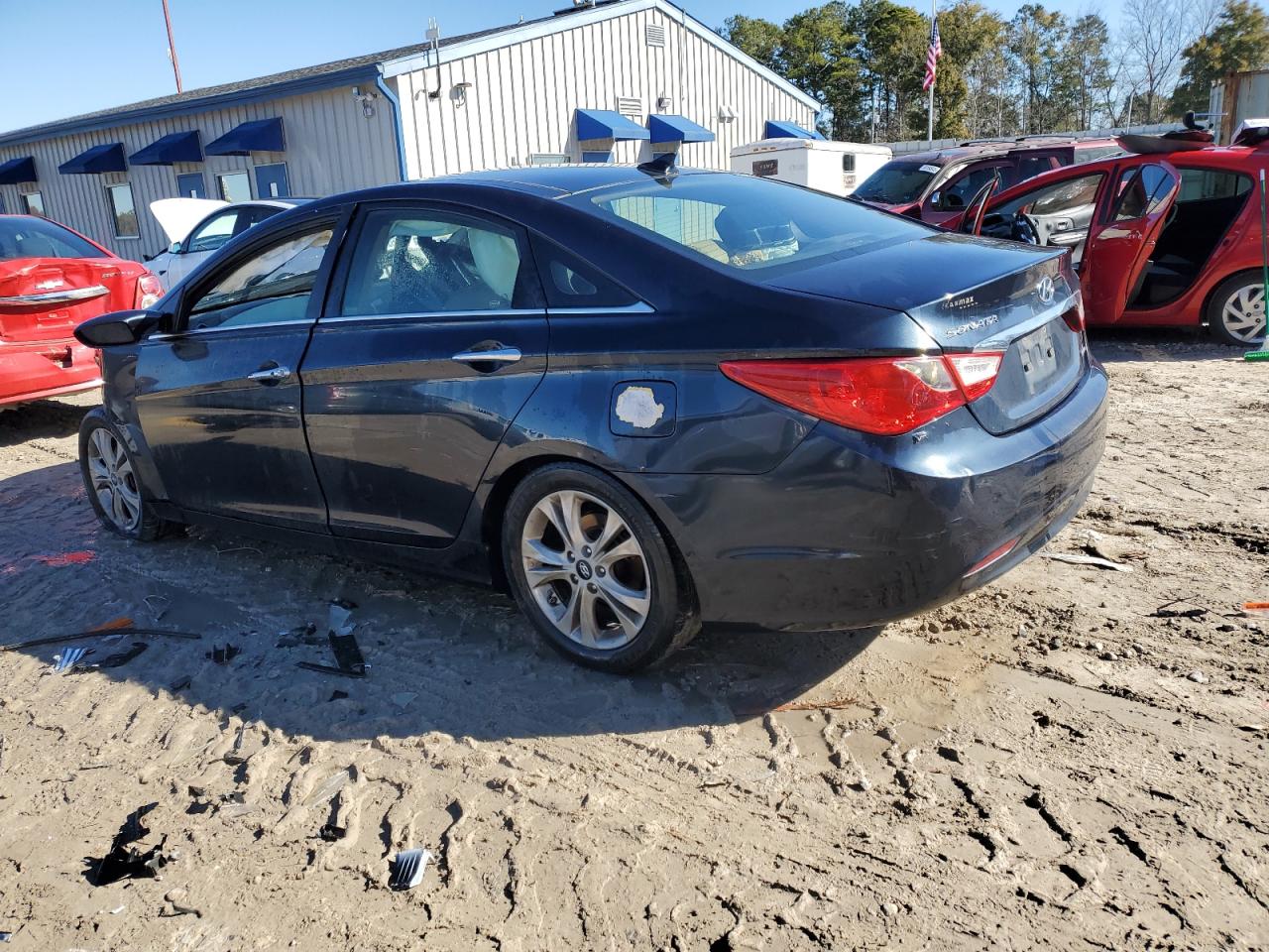 2012 Hyundai Sonata - Image 2