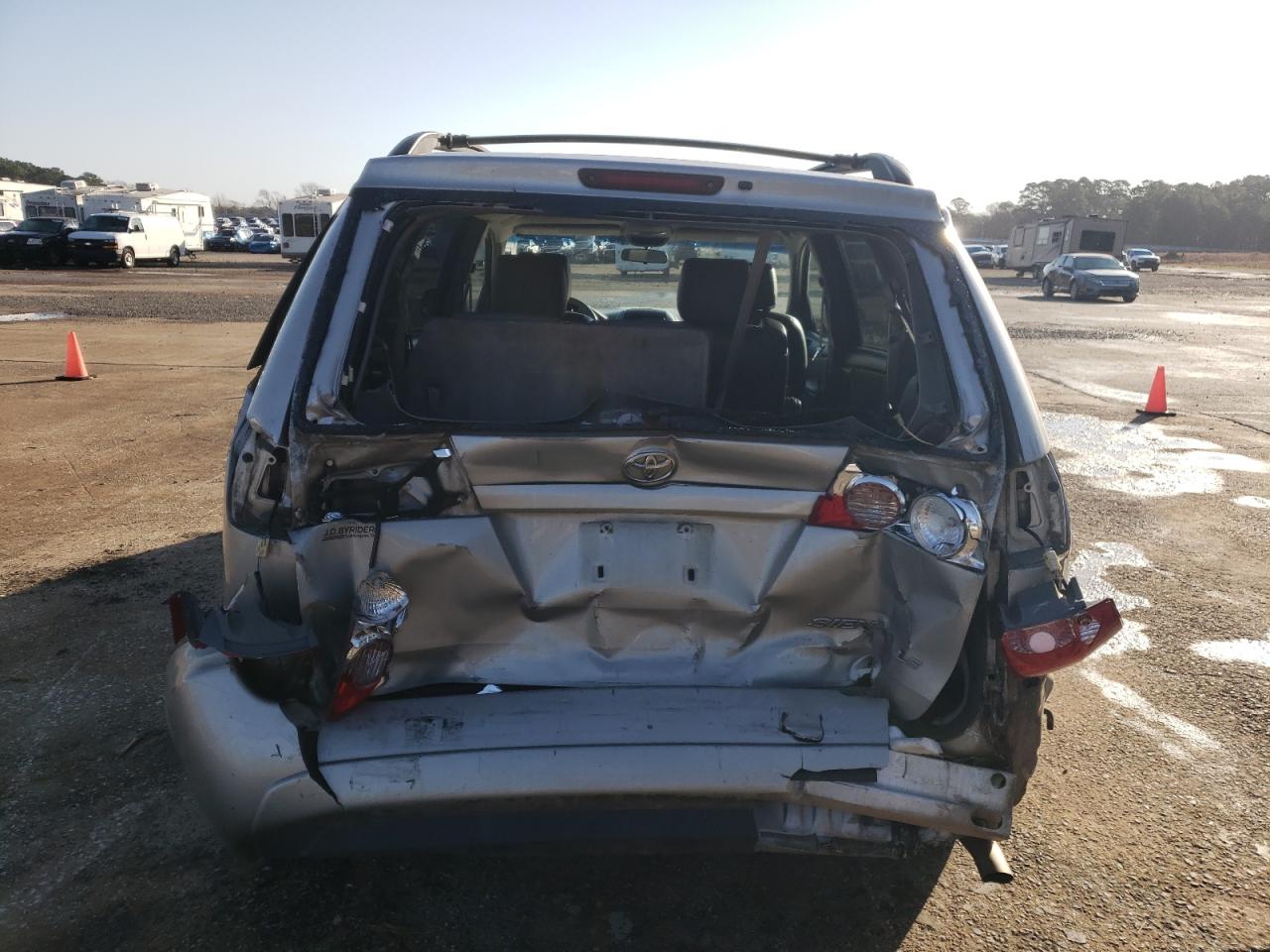 2007 Toyota Sienna - Image 6