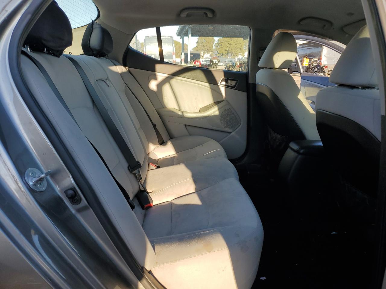 2012 Kia Optima - Image 10