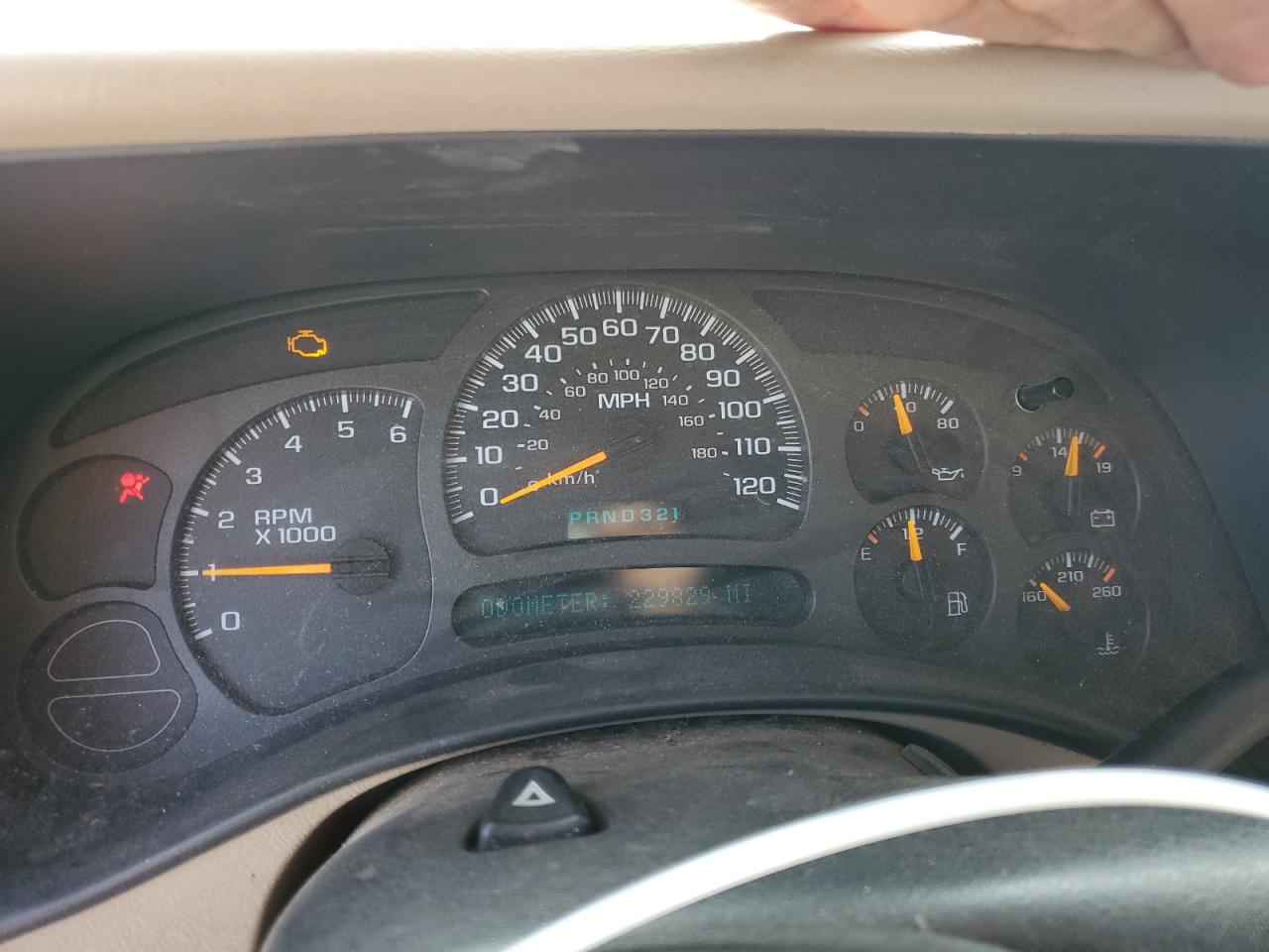2004 Chevrolet Silverado - Image 9