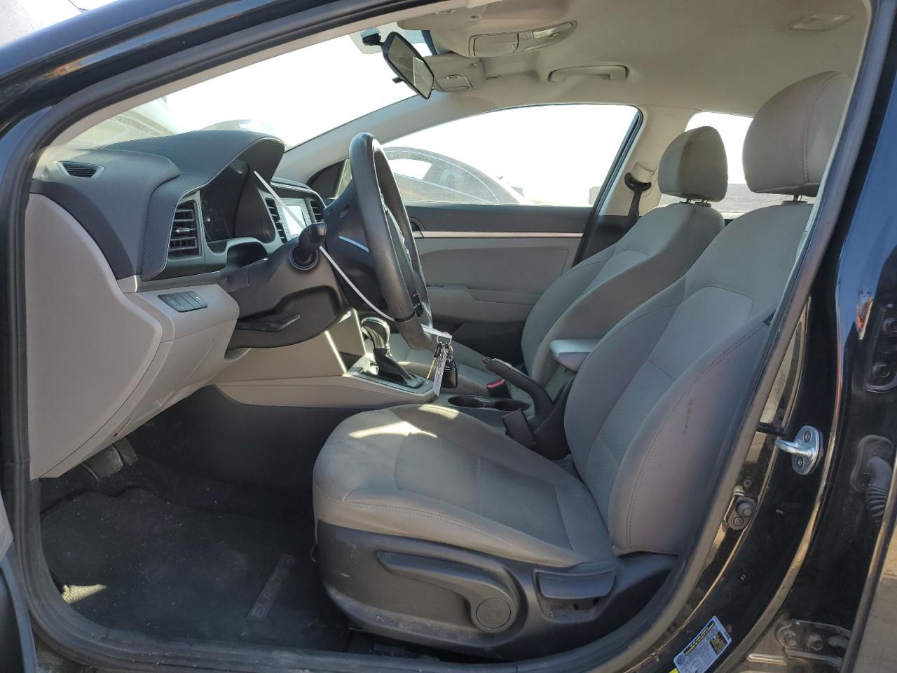 2019 Hyundai Elantra - Image 7