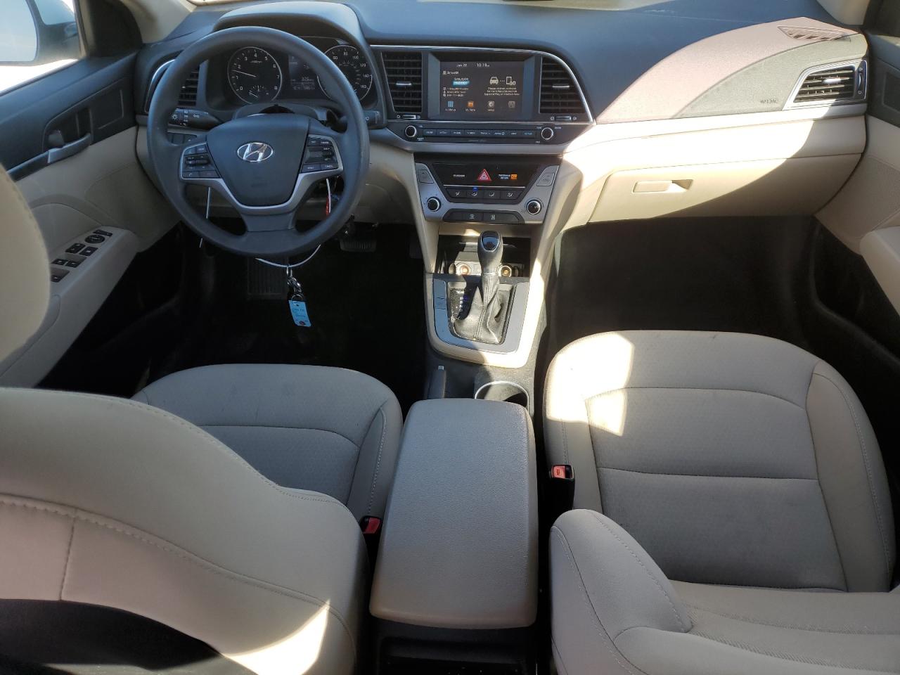 2017 Hyundai Elantra - Image 8