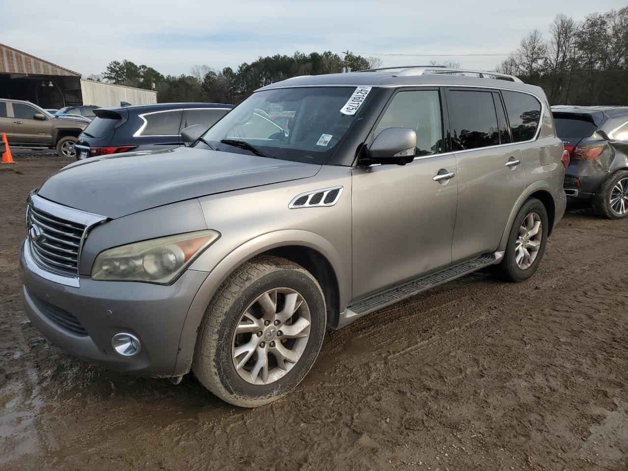Infiniti QX56