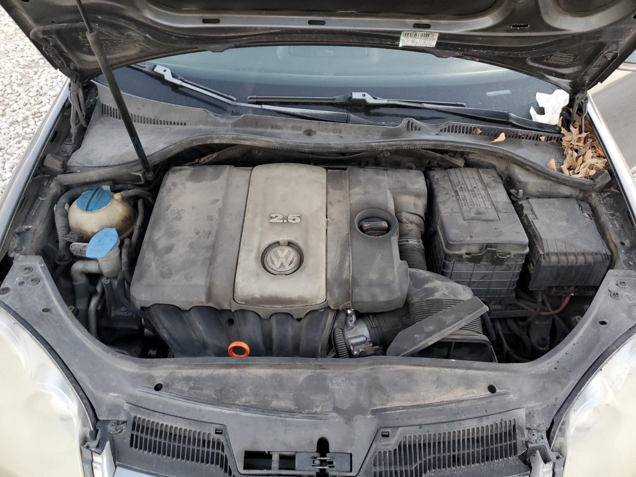 2009 Volkswagen Jetta - Image 11
