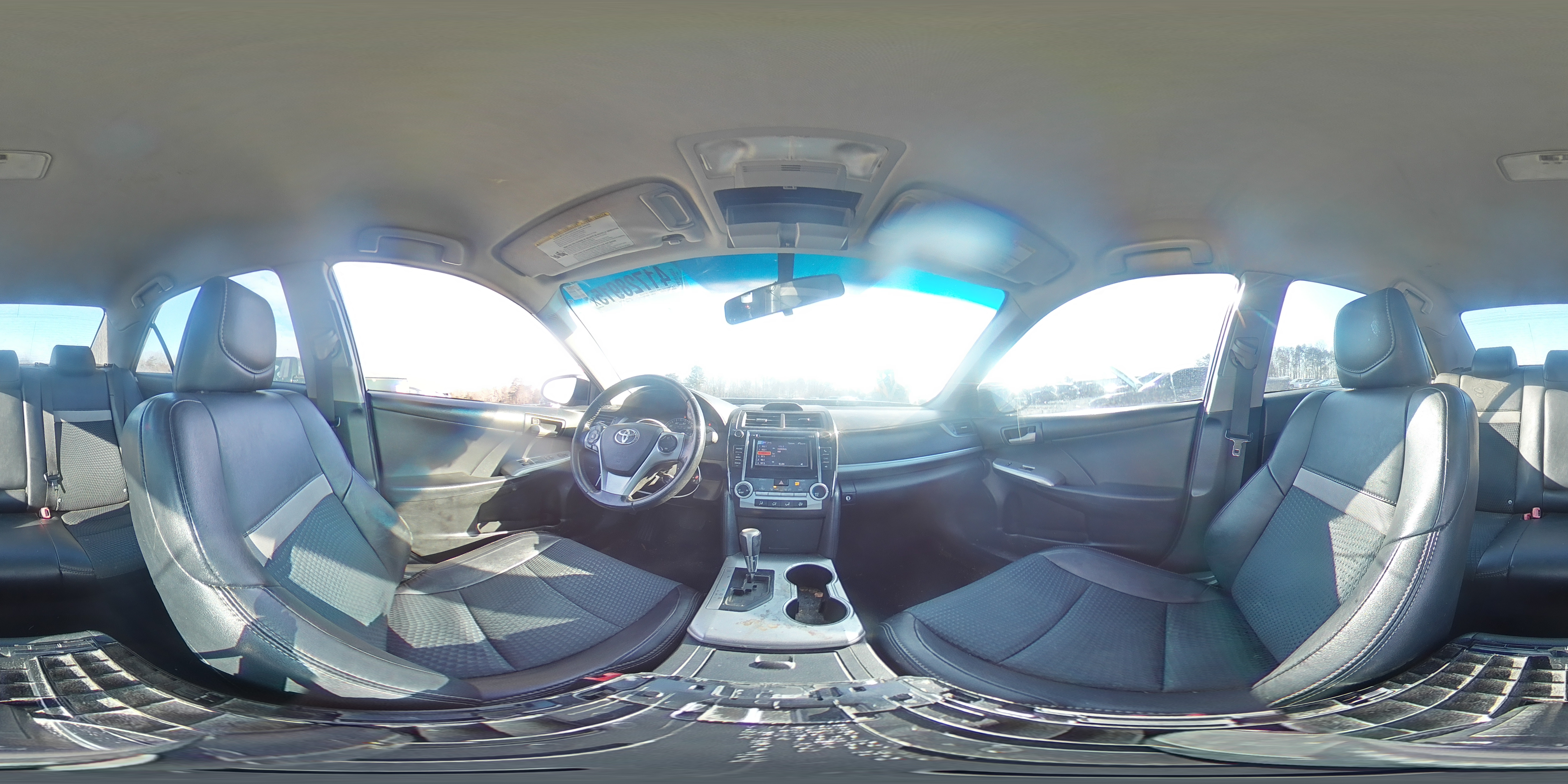 2014 Toyota Camry - Image 13