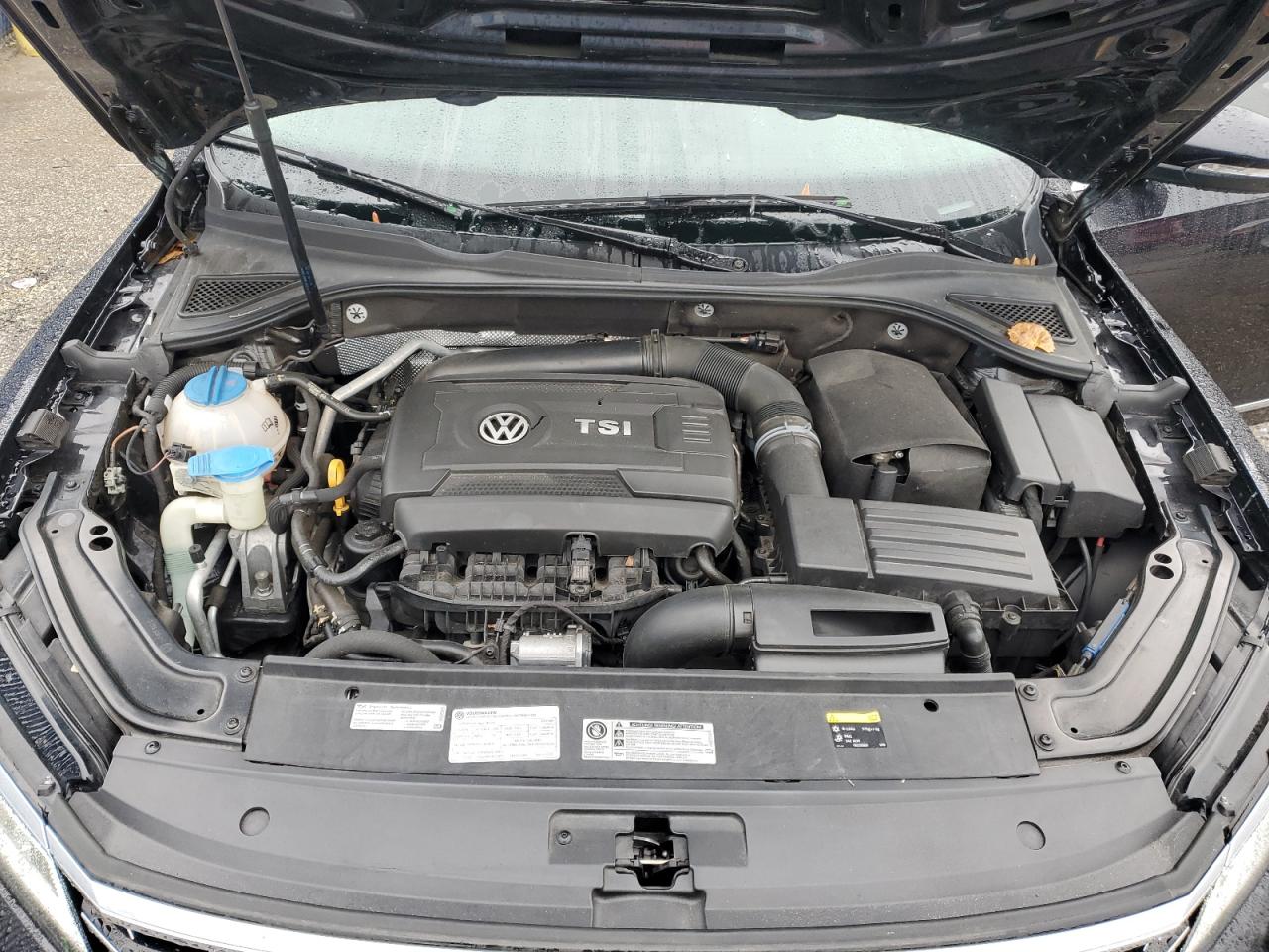 2017 Volkswagen Passat - Image 11