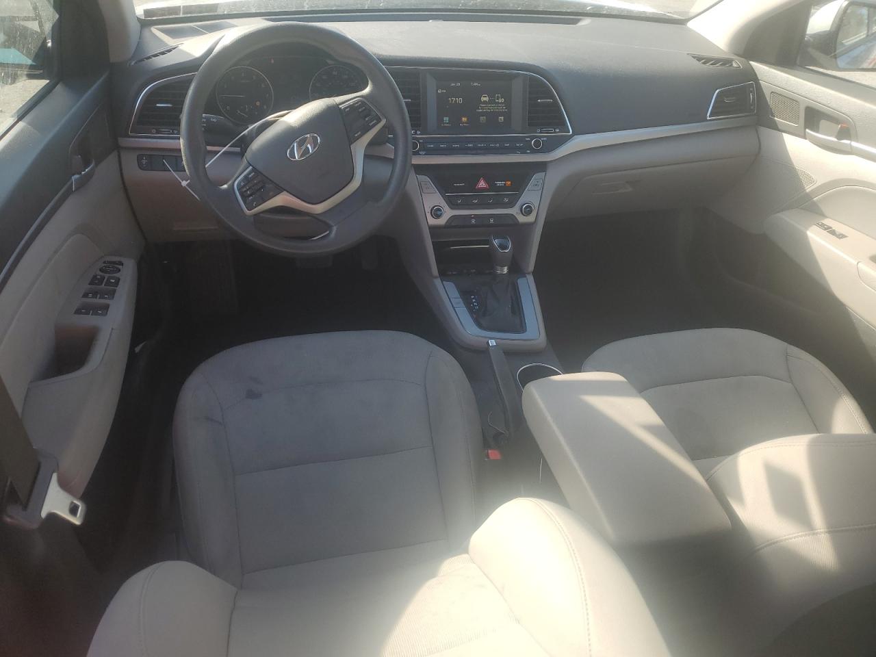 2017 Hyundai Elantra - Image 8