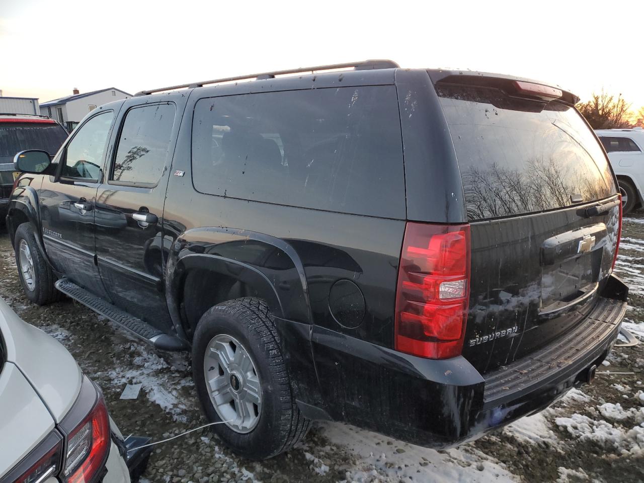 2008 Chevrolet Suburban - Image 2