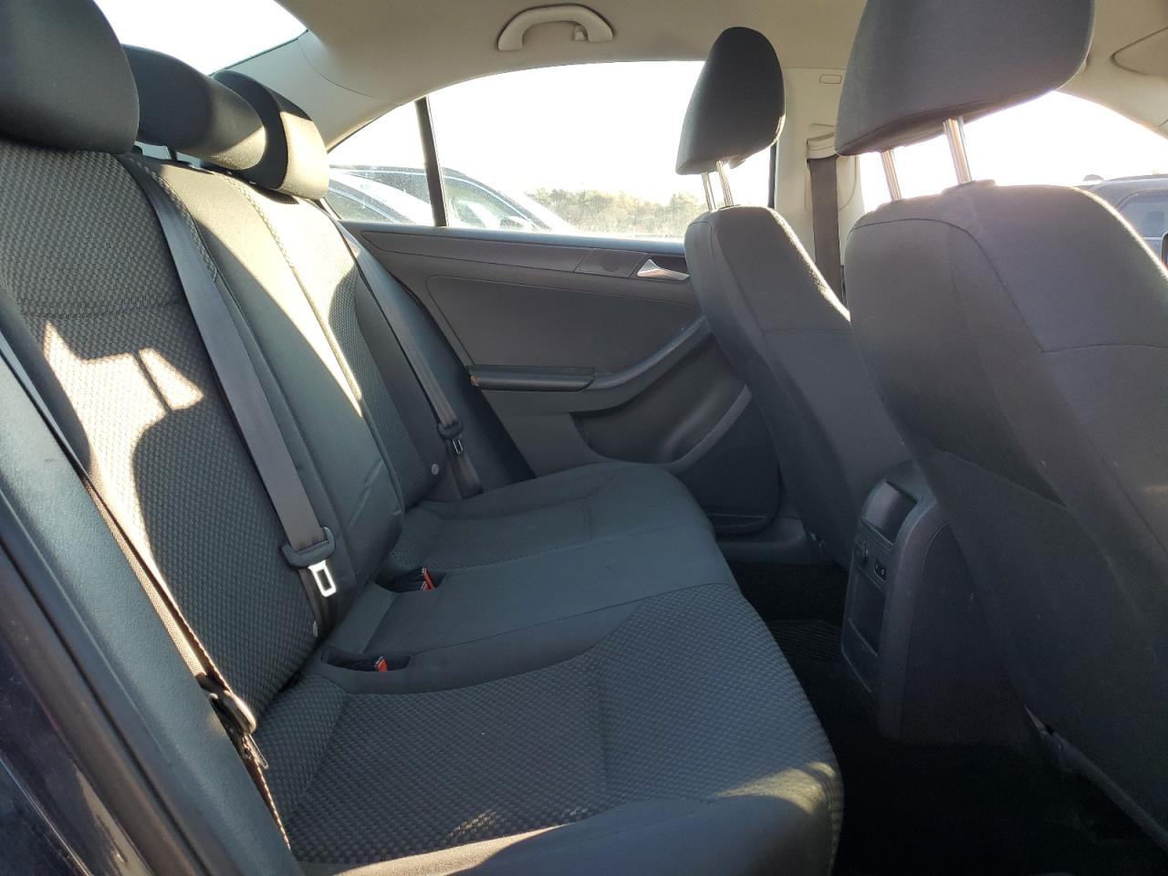 2014 Volkswagen Jetta - Image 10