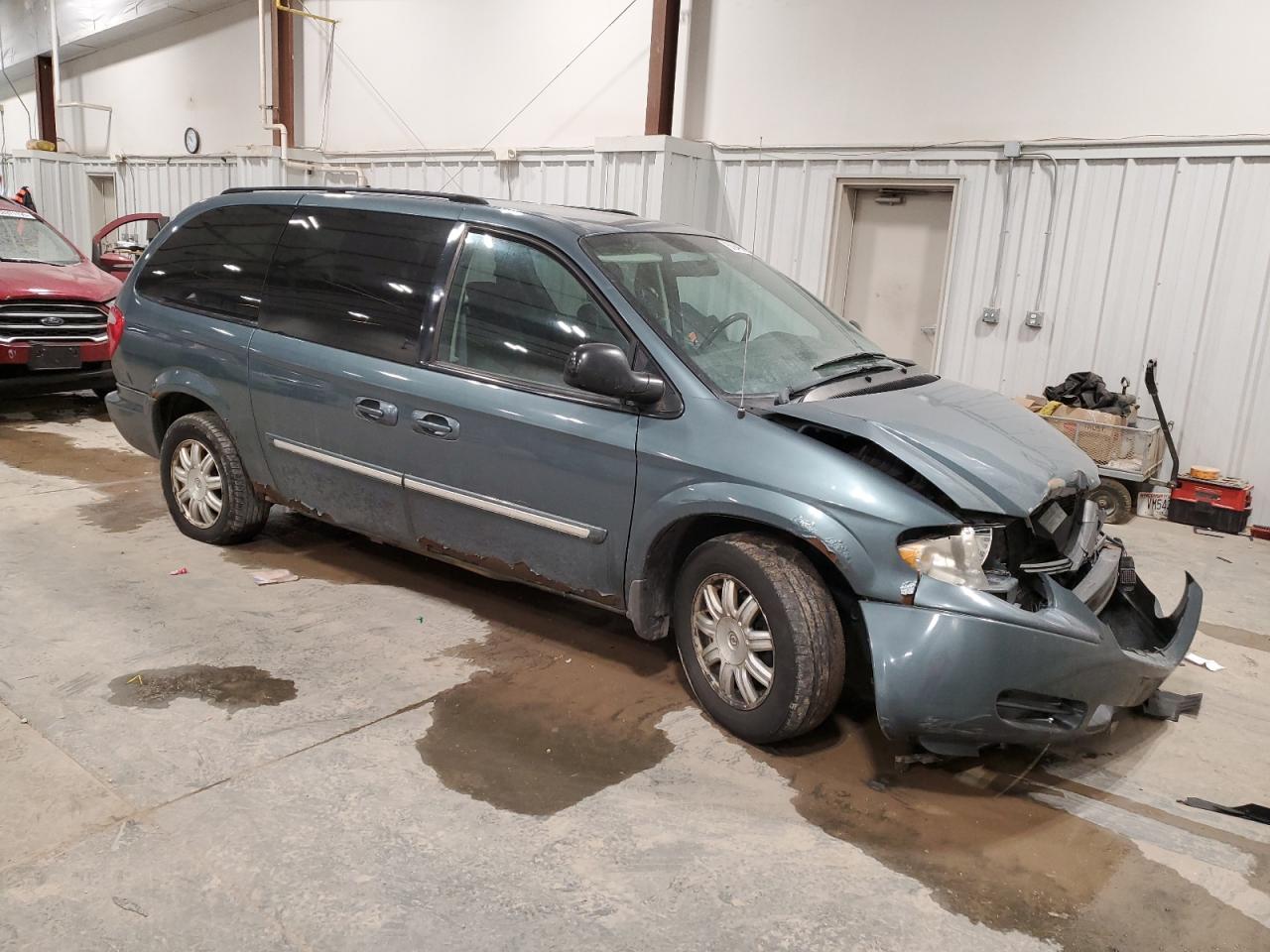 2007 Chrysler Town & Country - Image 4