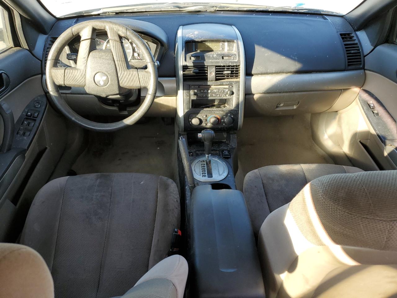 2004 Mitsubishi Galant - Image 8