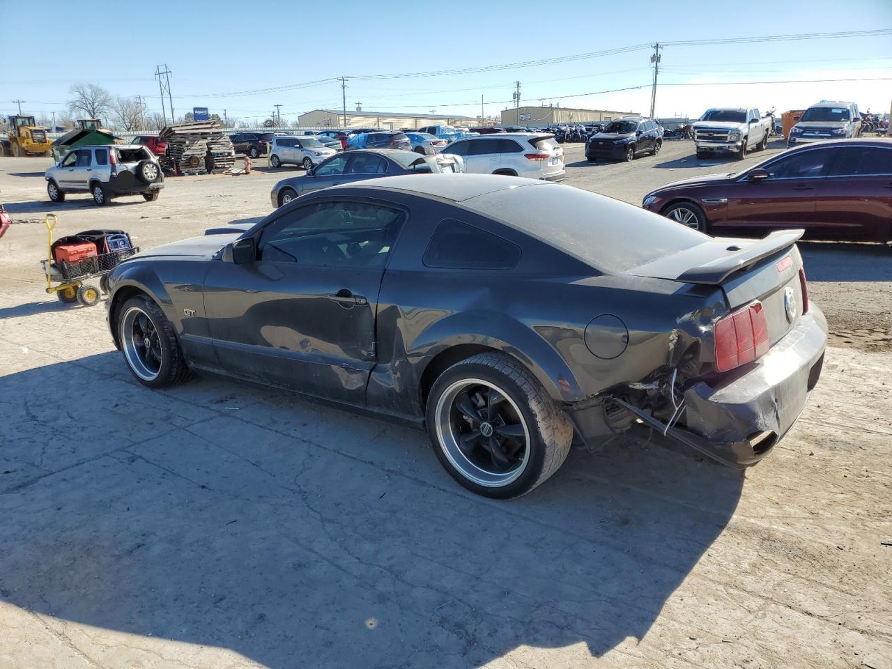 2007 Ford Mustang - Image 2