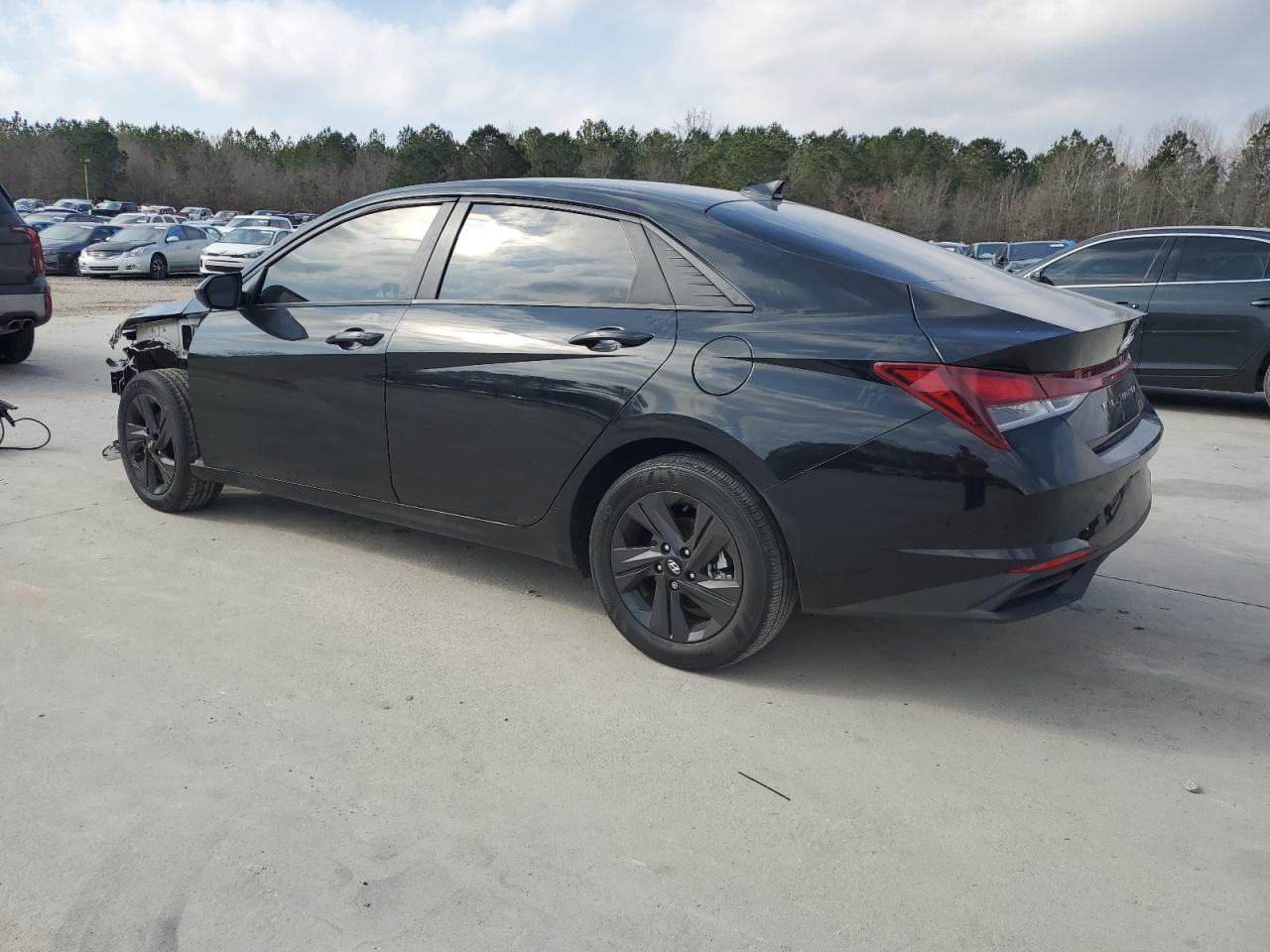 2022 Hyundai Elantra - Image 2