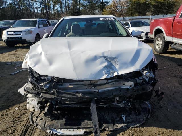  TOYOTA CAMRY 2023 Белый