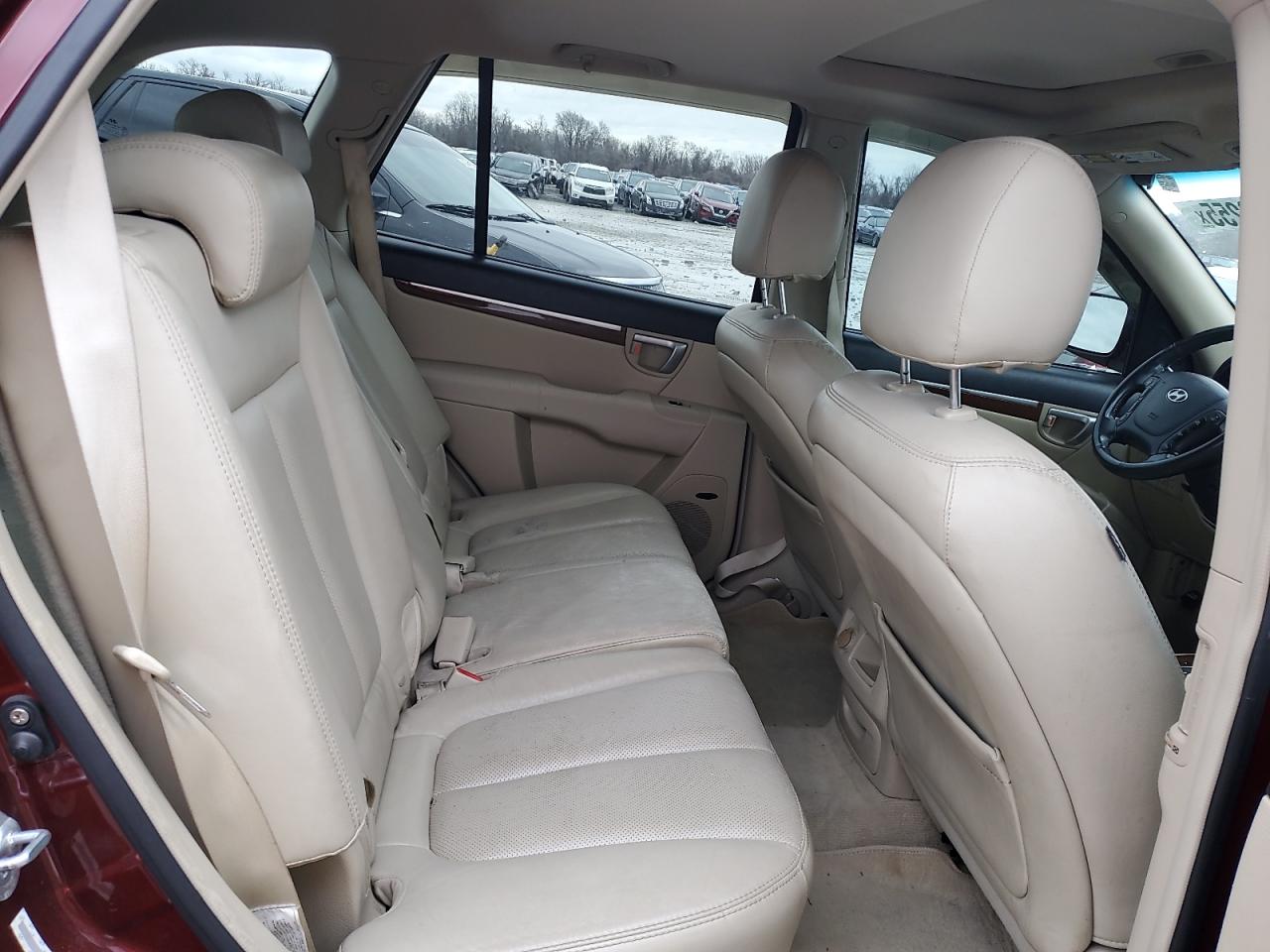 2009 Hyundai Santa Fe - Image 11