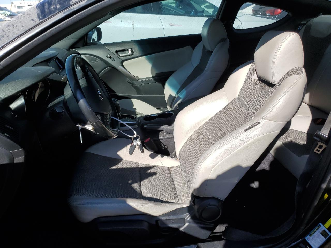 2016 Hyundai Genesis - Image 7