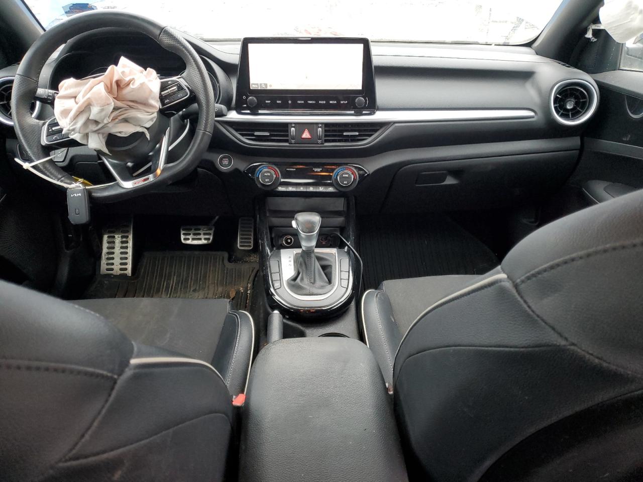 2023 Kia Forte - Image 8